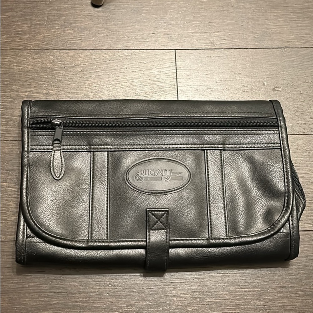 Bugatti Black Leather Toiletry Bag